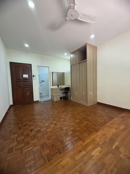 Yio Chu Kang Garden, Yio Chu Kang Garden, 5 Bedrooms, 5,000 sqft, Corner Terrace For Rent, by Jacqueline Lim, 500175704 - Bedroom - PropertyGuru.com.sg
