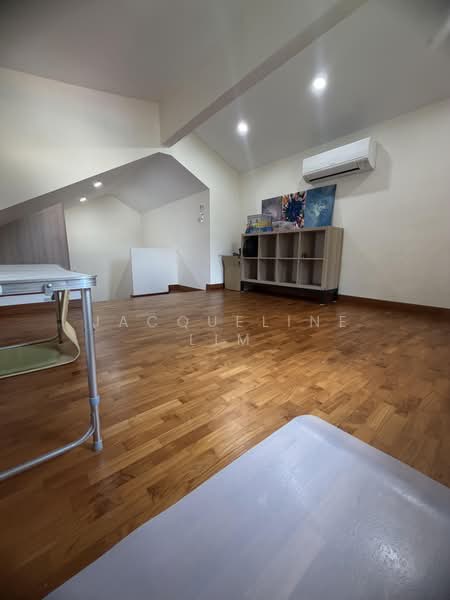 Yio Chu Kang Garden, Yio Chu Kang Garden, 5 Bedrooms, 5,000 sqft, Corner Terrace For Rent, by Jacqueline Lim, 500175704 - Interior - PropertyGuru.com.sg