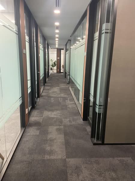 Singapore Land Tower, 50 Raffles Place, 100 sqft, Office For Rent, by Lim Sue Chee, 500175709 - Corridor - CommercialGuru.com.sg