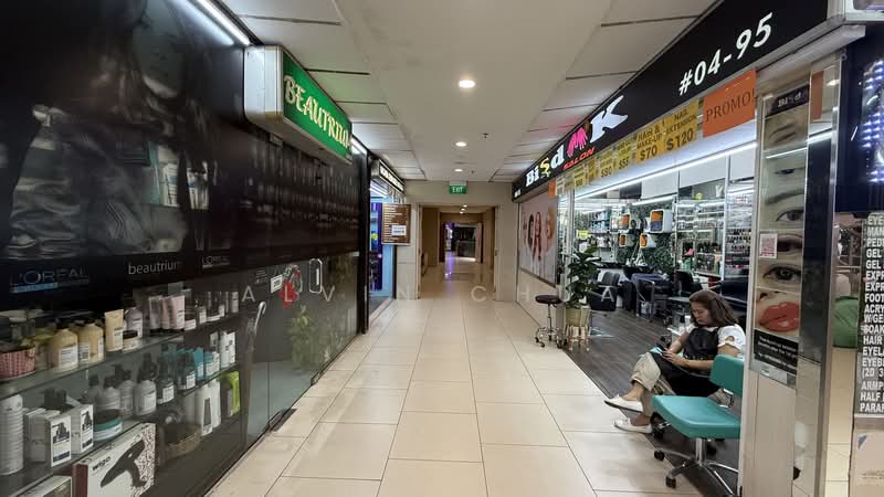 Lucky Plaza, 304 Orchard Road, 226 sqft, Mall Shop For Sale, by Alvin Chua, 500175713 - Corridor - CommercialGuru.com.sg