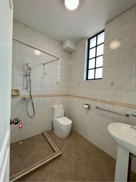 Garlick Ville, Sixth Crescent, 5 Bedrooms, 2,700 sqft, Terraced House For Rent, by Anthony Low, 500175716 - PropertyGuru.com.sg