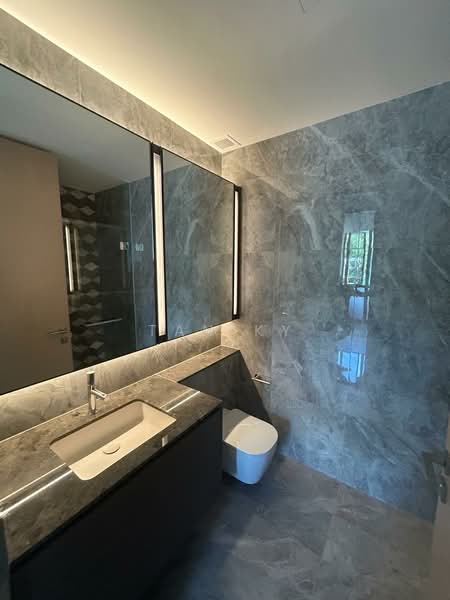 Leedon Green, 28 Leedon Heights, 2 Bedrooms, 710 sqft, Condominium For Sale, by Tan KY, 500175723 - Bathroom - PropertyGuru.com.sg