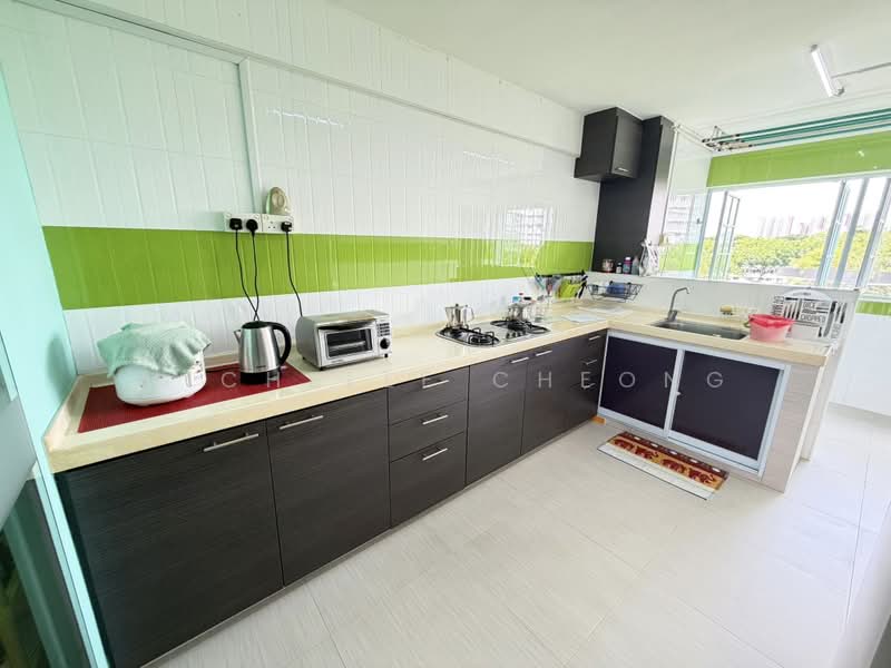 180 Ang Mo Kio Avenue 5, 180 Ang Mo Kio Avenue 5, 2 Bedrooms, 732 sqft, HDB Flat For Sale, by Michelle Cheong, 500175726 - Kitchen - PropertyGuru.com.sg