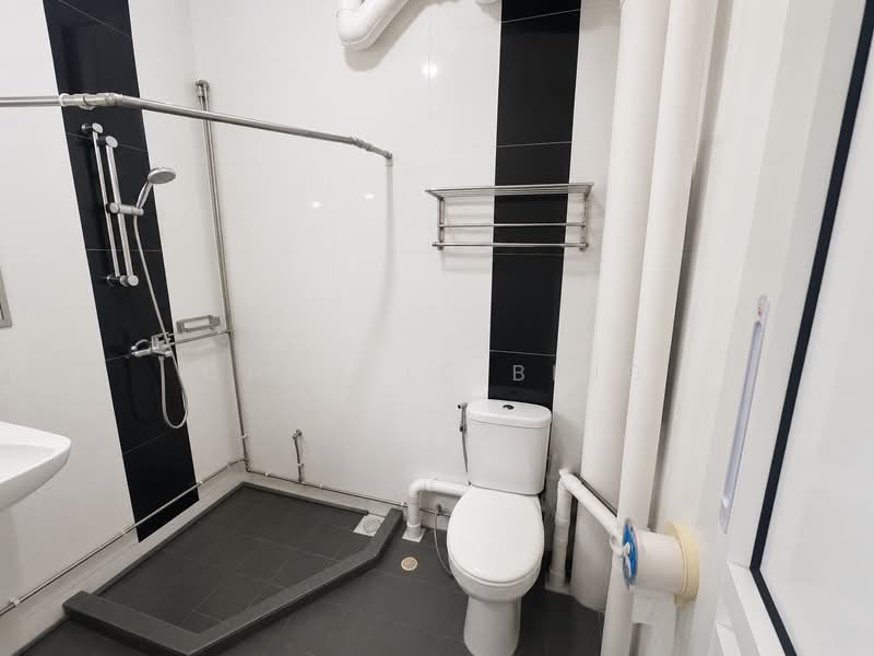 803 Yishun Ring Road, 803 Yishun Ring Road, 2 Bedrooms, 797 sqft, HDB Flat For Sale, by Chua Le Bing, 500175736 - Bathroom - PropertyGuru.com.sg