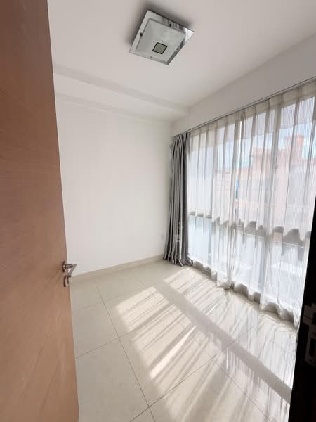 Centra Residence, 8 Lorong 7 Geylang, 2 Bedrooms, 1,066 sqft, Condominium For Sale, by Kenny Seah 谢炳清, 500175739 - Interior - PropertyGuru.com.sg