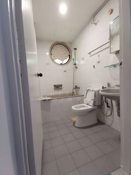 Boon Teck Apartments, 42 Boon Teck Road, 1 Bedroom, 250 sqft, Apartment For Rent, by Nick Vishindas, 500175750 - Bathroom - PropertyGuru.com.sg