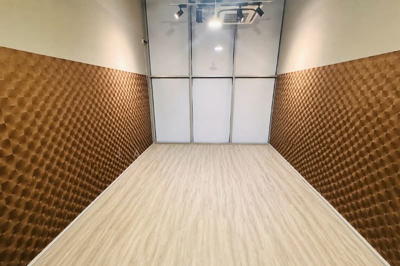 The MidTown, 1189 Upper Serangoon Road, 300 sqft, Mall Shop For Rent, by Jason Oon, 500175752 - Interior - CommercialGuru.com.sg