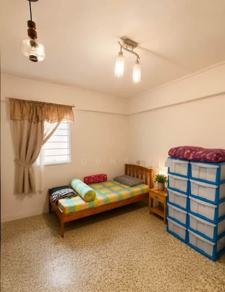 527 Jurong West Street 52, 527 Jurong West Street 52, 2 Bedrooms, 732 sqft, HDB Flat For Rent, by Lavonne Lim, 500175760 - Bedroom - PropertyGuru.com.sg