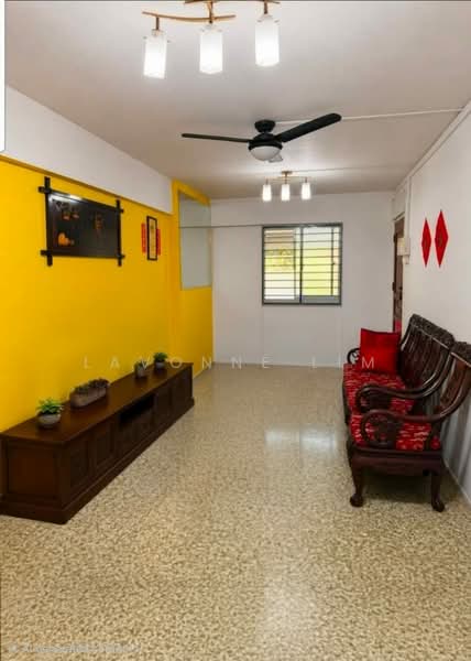 527 Jurong West Street 52, 527 Jurong West Street 52, 2 Bedrooms, 732 sqft, HDB Flat For Rent, by Lavonne Lim, 500175760 - Living Room - PropertyGuru.com.sg