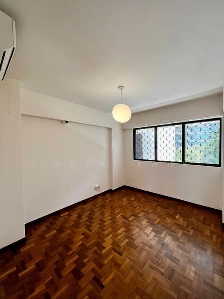 Lakepoint Condo, 2 Lakepoint Drive, 2 Bedrooms, 915 sqft, Condominium For Sale, by Vincent Kwok, 500175762 - Interior - PropertyGuru.com.sg