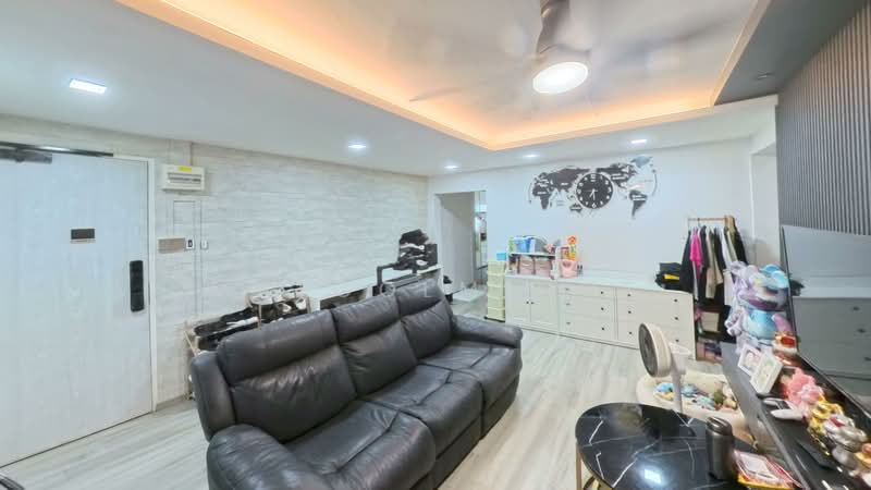 103 Serangoon North Avenue 1, 103 Serangoon North Avenue 1, 3 Bedrooms, 980 sqft, HDB Flat For Sale, by Malcolm Hoe, 500175767 - Living Room - PropertyGuru.com.sg