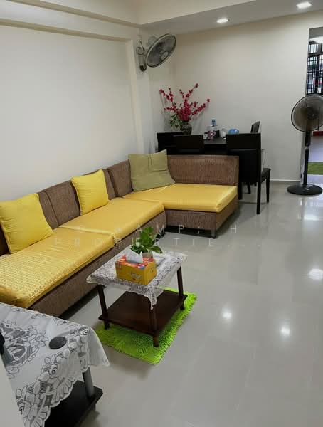 40 Circuit Road, 40 Circuit Road, 2 Bedrooms, 660 sqft, HDB Flat For Rent, by JUDY TAN, 500175768 - Living Room - PropertyGuru.com.sg