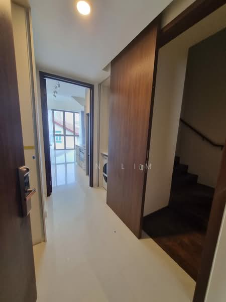 Parksuites, 18 Holland Grove Road, 3 Bedrooms, 1,421 sqft, Condominium For Sale, by Ken Lim, 500175776 - PropertyGuru.com.sg