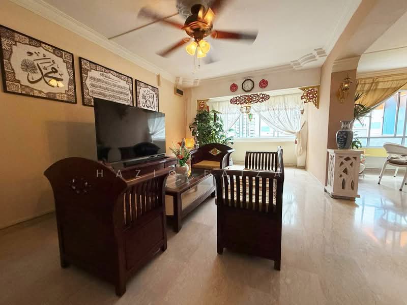 842H Tampines Street 82, 842H Tampines Street 82, 3 Bedrooms, 1,377 sqft, HDB Flat For Sale, by Haziq Faizal, 500175791 - Living Room - PropertyGuru.com.sg