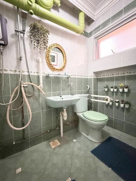 842H Tampines Street 82, 842H Tampines Street 82, 3 Bedrooms, 1,377 sqft, HDB Flat For Sale, by Haziq Faizal, 500175791 - Bathroom - PropertyGuru.com.sg