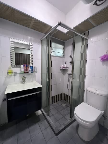 10B Bendemeer Light, 10B Bendemeer Road, 3 Bedrooms, 1,001 sqft, HDB Flat For Sale, by Bennett Lee, 500175808 - Bathroom - PropertyGuru.com.sg