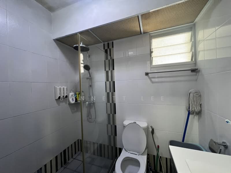 10B Bendemeer Light, 10B Bendemeer Road, 3 Bedrooms, 1,001 sqft, HDB Flat For Sale, by Bennett Lee, 500175808 - Bathroom - PropertyGuru.com.sg