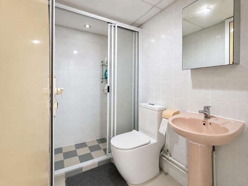 290G Bukit Batok Street 24, 290G Bukit Batok Street 24, Dairy Farm / Bukit Panjang / Choa Chu Kang, 3 Bedrooms, 1,077 sqft, HDB Flat For Sale, by Chua Le Bing, 500175836 - Bathroom - PropertyGuru.com.sg