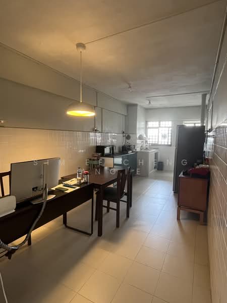 131 Ang Mo Kio Avenue 3, 131 Ang Mo Kio Avenue 3, 3 Bedrooms, 1,054 sqft, HDB Flat For Sale, by SIM EE CHENG ANGIE, 500175851 - Kitchen - PropertyGuru.com.sg