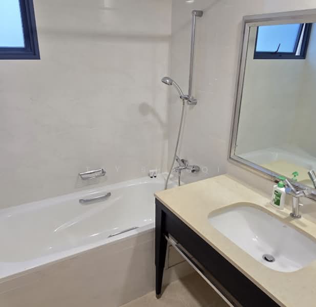 Blue Horizon, 23 West Coast Crescent, Room Rental, 160 sqft, Condominium For Rent, by Tay Shaoqi, 500175852 - Master Bathroom - PropertyGuru.com.sg