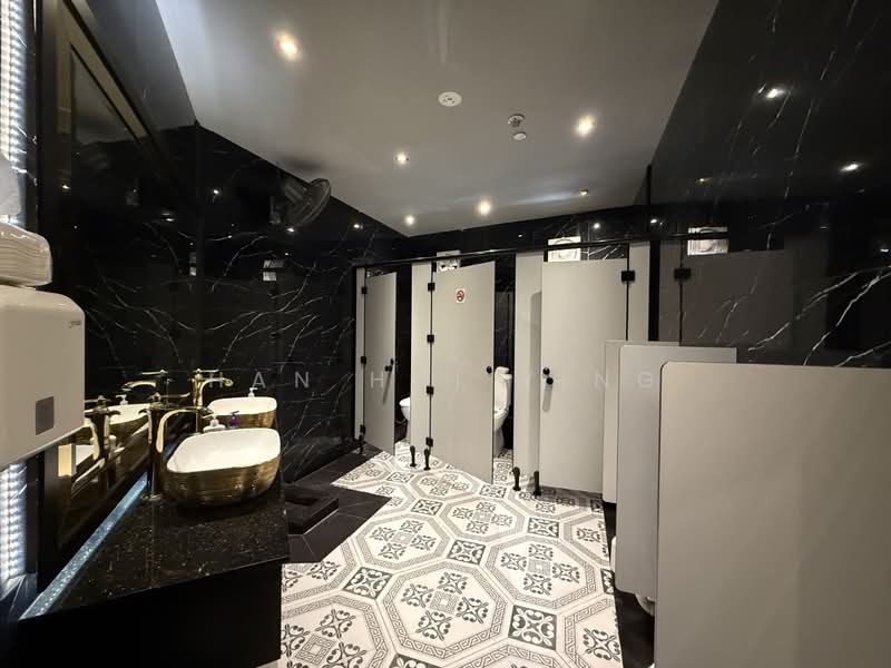 Level 1 unit within Fu Qing Building along Tyrwhitt Road Allenby Road, , 4,190 sqft, Shop / Shophouse For Rent, by Han Hui Ying, 500175854 - Bathroom - CommercialGuru.com.sg
