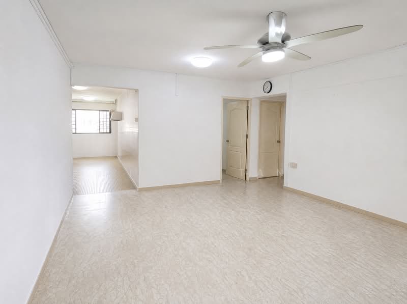 472 Ang Mo Kio Avenue 10, 472 Ang Mo Kio Avenue 10, 3 Bedrooms, 990 sqft, HDB Flat For Sale, by Ricson Tan, 500175860 - Living Room - PropertyGuru.com.sg