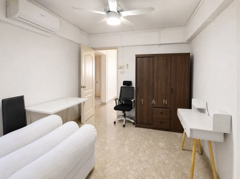 472 Ang Mo Kio Avenue 10, 472 Ang Mo Kio Avenue 10, 3 Bedrooms, 990 sqft, HDB Flat For Sale, by Ricson Tan, 500175860 - Bedroom - PropertyGuru.com.sg