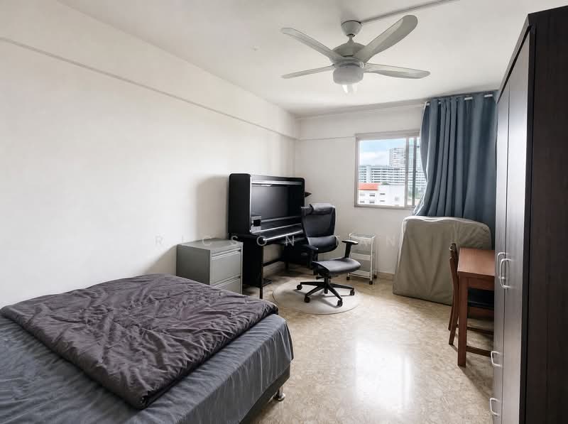 472 Ang Mo Kio Avenue 10, 472 Ang Mo Kio Avenue 10, 3 Bedrooms, 990 sqft, HDB Flat For Sale, by Ricson Tan, 500175860 - Bedroom - PropertyGuru.com.sg