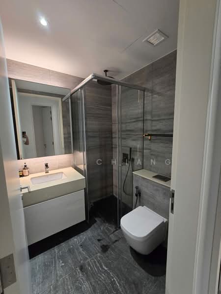 Sloane Residences, 17 Balmoral Road, 2 Bedrooms, 743 sqft, Condominium For Rent, by Ben Chiang, 500175869 - Bathroom - PropertyGuru.com.sg