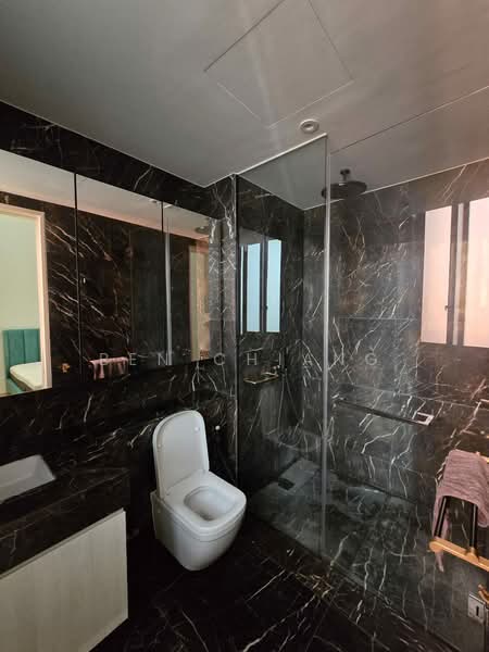 Sloane Residences, 17 Balmoral Road, 2 Bedrooms, 743 sqft, Condominium For Rent, by Ben Chiang, 500175869 - Bathroom - PropertyGuru.com.sg
