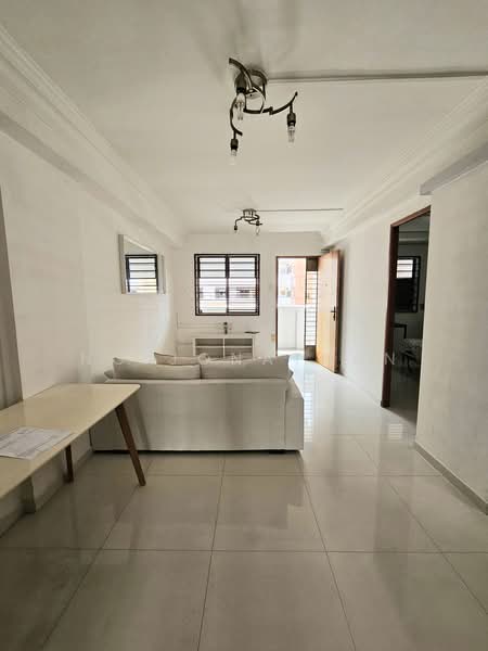 302 Serangoon Avenue 2, 302 Serangoon Avenue 2, 2 Bedrooms, 646 sqft, HDB Flat For Rent, by Ng Jonathan, 500175876 - Living Room - PropertyGuru.com.sg
