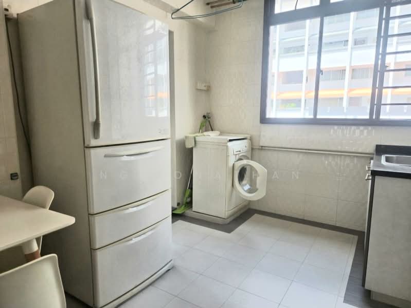 302 Serangoon Avenue 2, 302 Serangoon Avenue 2, 2 Bedrooms, 646 sqft, HDB Flat For Rent, by Ng Jonathan, 500175876 - Kitchen - PropertyGuru.com.sg