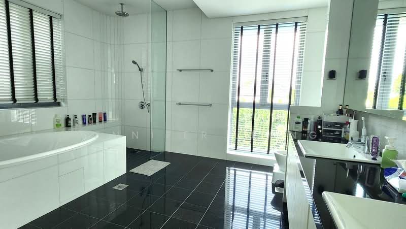 EXECLUSIVE GEM - Elegant GCB @ King Albert Park, King Albert Park, 8 Bedrooms, 10,500 sqft, Good Class Bungalow For Rent, by Jennifer Leong, 500175877 - Bathroom - PropertyGuru.com.sg