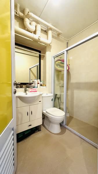 606 Senja Road, 606 Senja Road, 4 Bedrooms, 1,292 sqft, HDB Flat For Sale, by Joe Tng, 500175889 - Bathroom - PropertyGuru.com.sg
