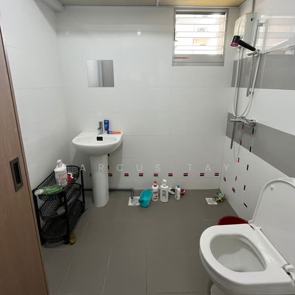 429B Bedok North Woods, 429B Bedok North Road, 2 Bedrooms, 743 sqft, HDB Flat For Sale, by Marcus Tay, 500175895 - Bathroom - PropertyGuru.com.sg