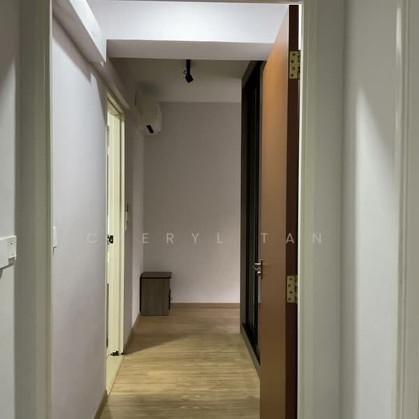 119B Canberra Crescent, 119B Canberra Crescent, 4 Bedrooms, 1,216 sqft, HDB Flat For Sale, by Cheryl Tan, 500175904 - Master Bedroom Walkway - PropertyGuru.com.sg