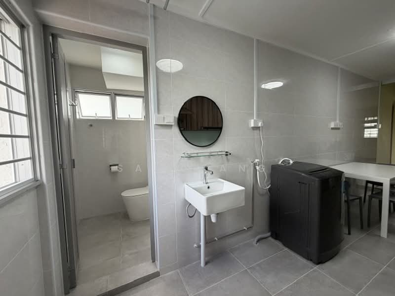 108 Aljunied Crescent, 108 Aljunied Crescent, 2 Bedrooms, 732 sqft, HDB Flat For Rent, by Sally Ang, 500175907 - Bathroom - PropertyGuru.com.sg