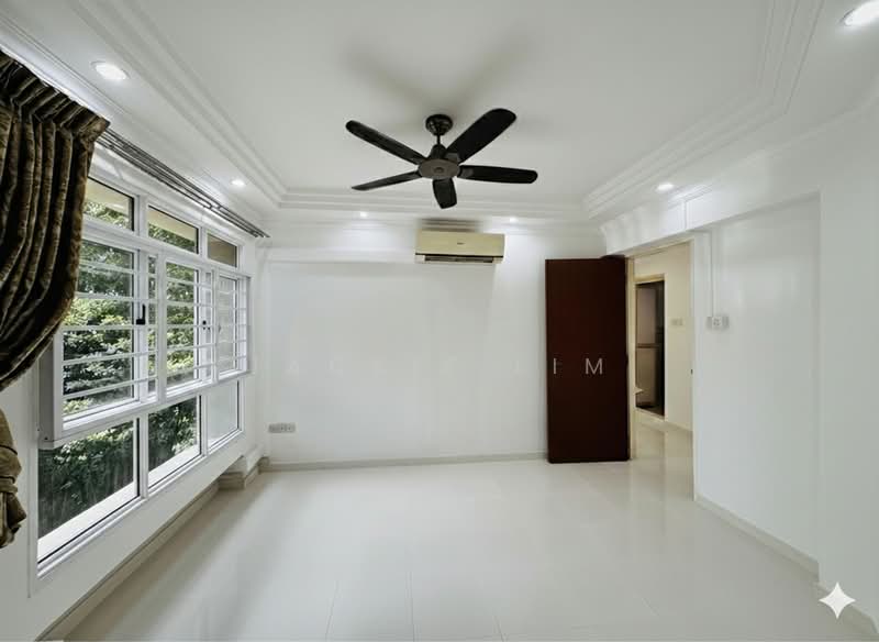 182 Jelebu Road, 182 Jelebu Road, 3 Bedrooms, 1,184 sqft, HDB Flat For Sale, by Jackie Lim, 500175908 - Living Room - PropertyGuru.com.sg