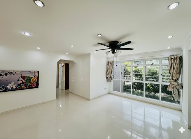 182 Jelebu Road, 182 Jelebu Road, 3 Bedrooms, 1,184 sqft, HDB Flat For Sale, by Jackie Lim, 500175908 - Living Room - PropertyGuru.com.sg
