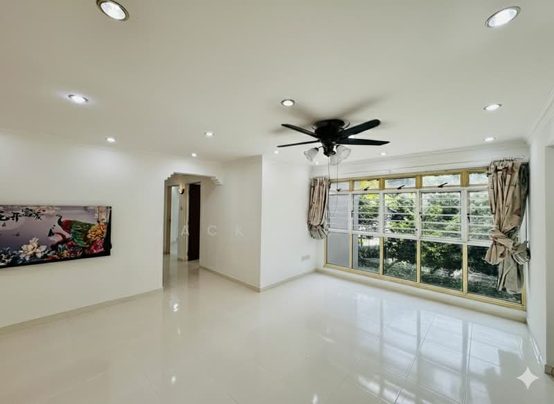182 Jelebu Road, 182 Jelebu Road, 3 Bedrooms, 1,184 sqft, HDB Flat For Sale, by Jackie Lim, 500175908 - Living Room - PropertyGuru.com.sg