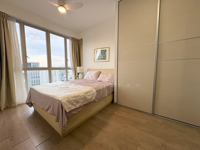 Heron Bay, 61 Upper Serangoon View, 5 Bedrooms, 2,583 sqft, Executive Condominium For Sale, by Aaron Siah, 500175935 - Junior Master Bedroom - PropertyGuru.com.sg