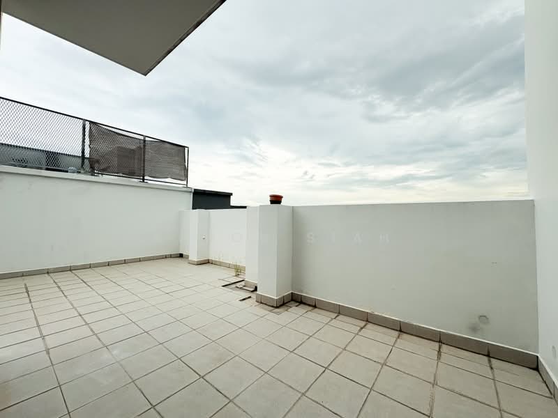 Heron Bay, 61 Upper Serangoon View, 5 Bedrooms, 2,583 sqft, Executive Condominium For Sale, by Aaron Siah, 500175935 - Roof Terrace - PropertyGuru.com.sg