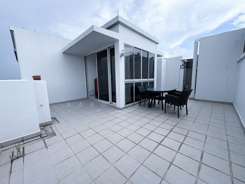 Heron Bay, 61 Upper Serangoon View, 5 Bedrooms, 2,583 sqft, Executive Condominium For Sale, by Aaron Siah, 500175935 - Roof Terrace - PropertyGuru.com.sg