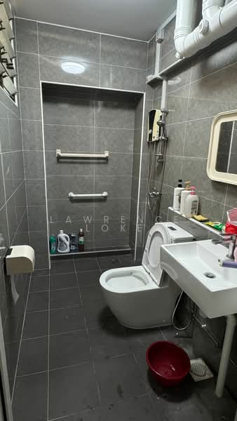 365 Corporation Drive, 365 Corporation Drive, 3 Bedrooms, 1,098 sqft, HDB Flat For Sale, by Lawrence Loke, 500175938 - Bathroom - PropertyGuru.com.sg