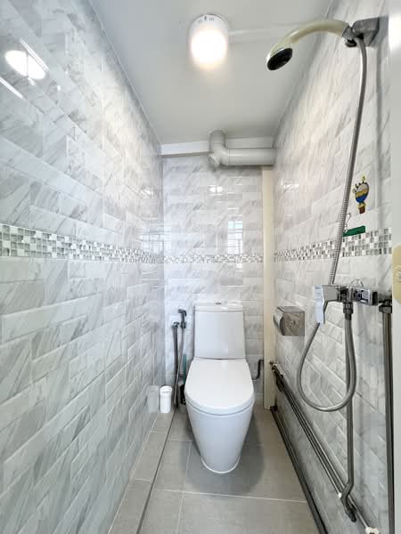 26 Bendemeer Road, 26 Bendemeer Road, 3 Bedrooms, 893 sqft, HDB Flat For Sale, by Ivan Ng, 500175959 - Bathroom - PropertyGuru.com.sg