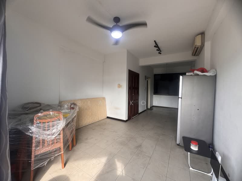 Mandarin Gardens, 1 Siglap Road, 2 Bedrooms, 1,001 sqft, Condominium For Sale, by Blay Koh, 500175967 - Living Room - PropertyGuru.com.sg