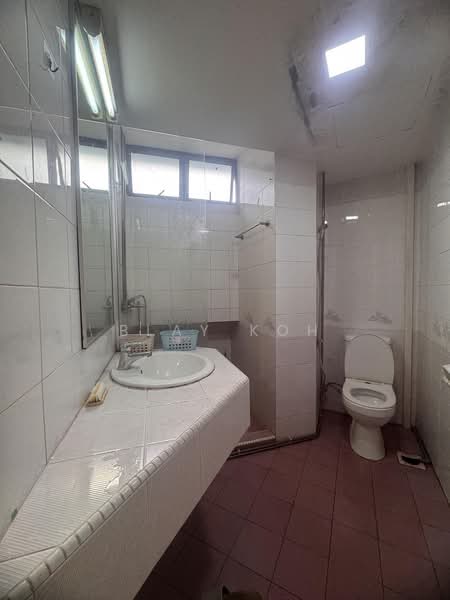 Mandarin Gardens, 1 Siglap Road, 2 Bedrooms, 1,001 sqft, Condominium For Sale, by Blay Koh, 500175967 - Bathroom - PropertyGuru.com.sg