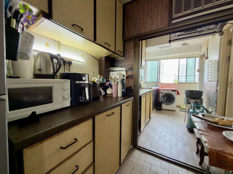 116 Lorong 2 Toa Payoh, 116 Lorong 2 Toa Payoh, 2 Bedrooms, 667 sqft, HDB Flat For Sale, by Lydia Hanim, 500175976 - Kitchen - PropertyGuru.com.sg