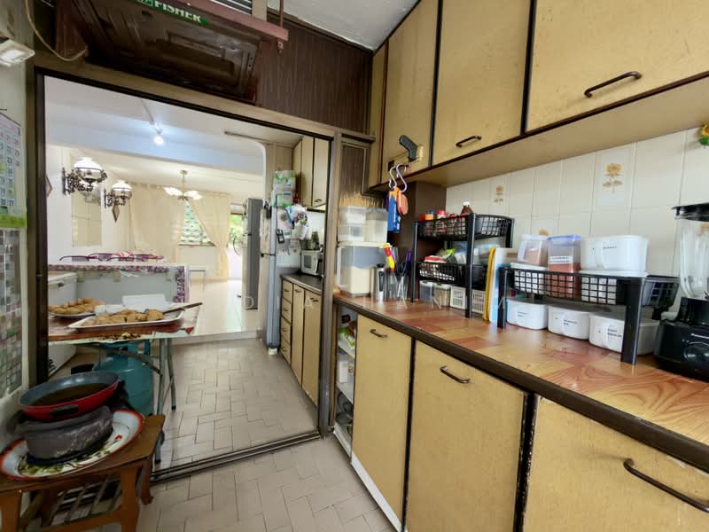116 Lorong 2 Toa Payoh, 116 Lorong 2 Toa Payoh, 2 Bedrooms, 667 sqft, HDB Flat For Sale, by Lydia Hanim, 500175976 - Kitchen - PropertyGuru.com.sg