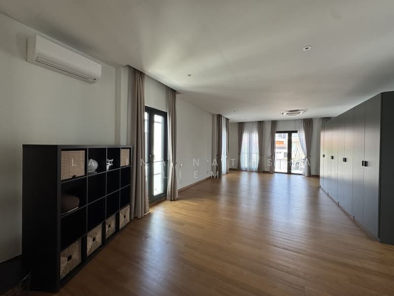 Broadrick Road, Broadrick Road, 6 Bedrooms, 9,256 sqft, Detached House For Rent, by Lavina Natasha Liem, 500175981 - Living Room - PropertyGuru.com.sg
